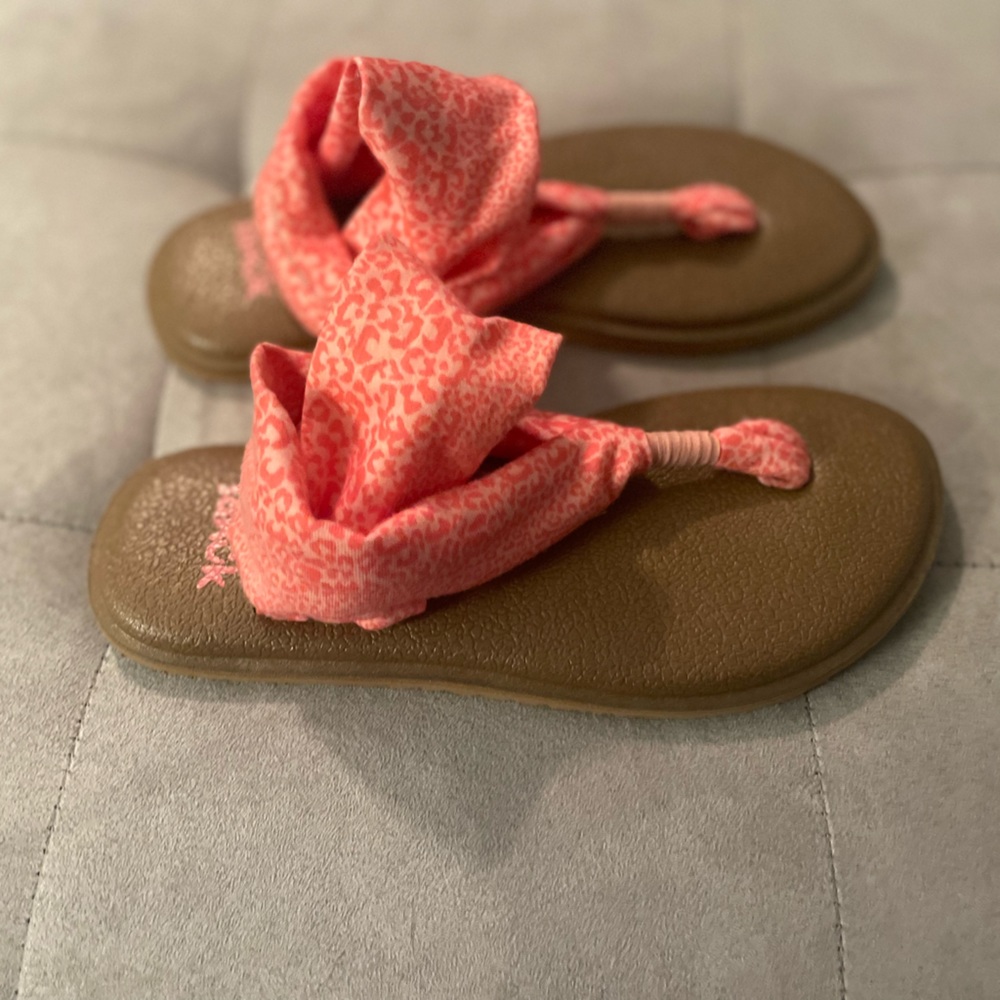 Sanuk girls size 13-1 sandals